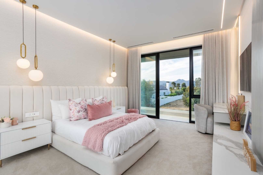 7 Bedroom Property for Sale in Val De Vie Estate Western Cape